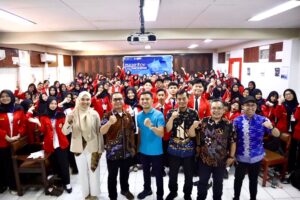 Irwan Adnan Hadir di PKKMB Unhas, Tanamkan Semangat dan Integritas kepada Mahasiswa Baru